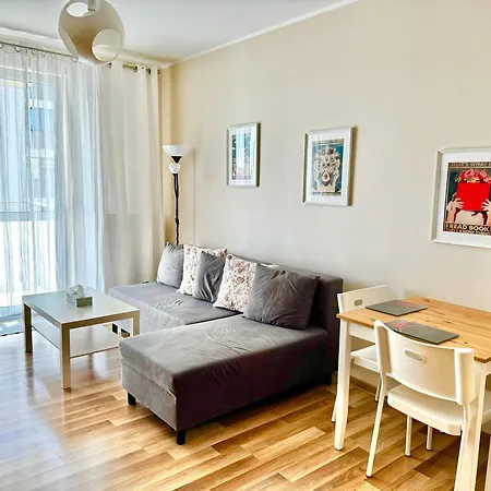 Nowoczesny Apartament: Centralna Warszawa z Garażem i Wi-Fi Zabki Exterior photo