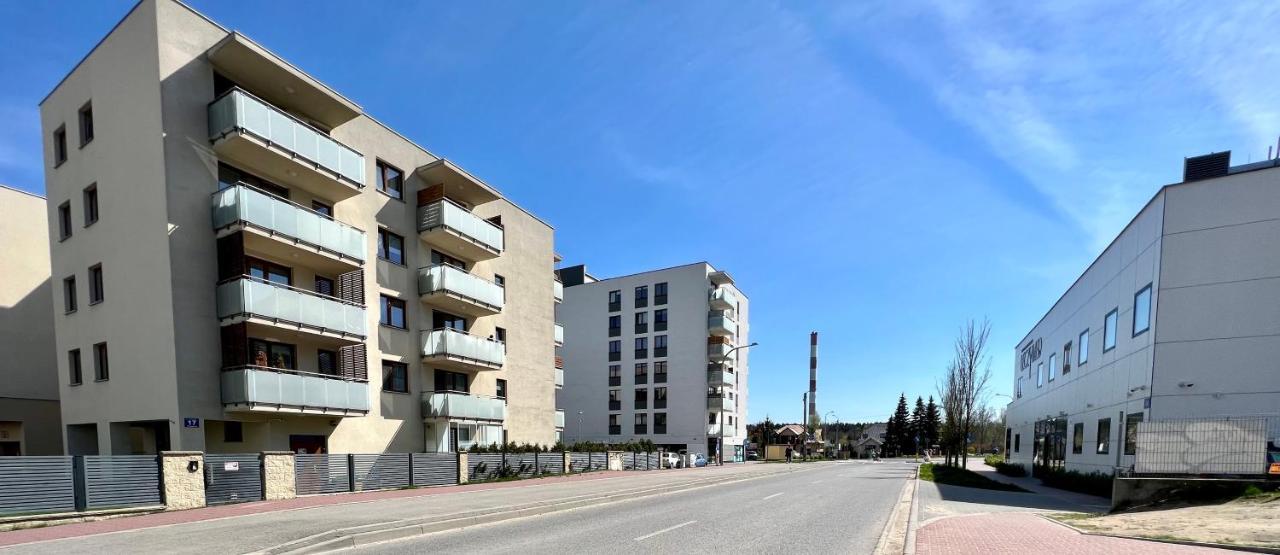 Rozana With Parking Apartament *